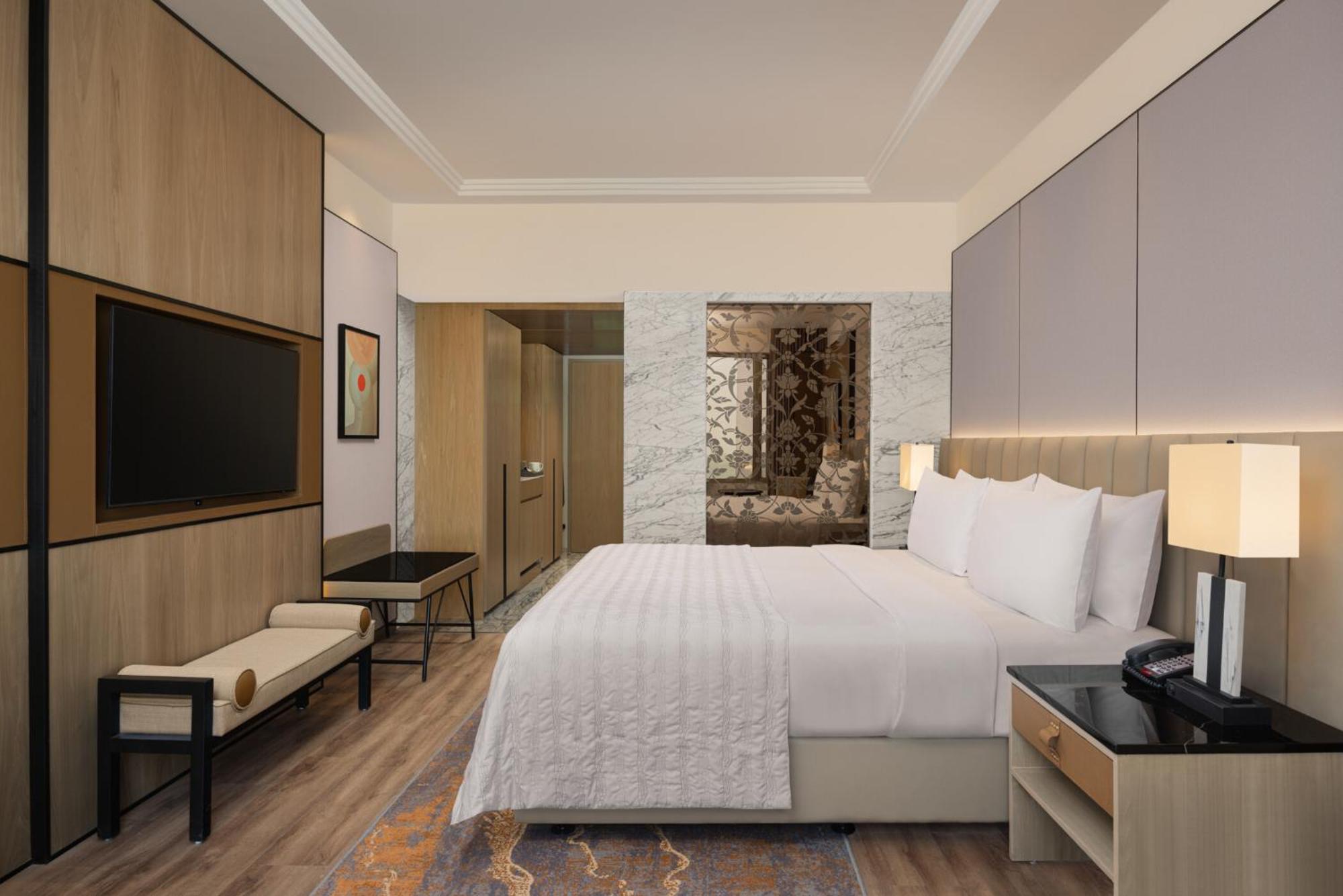 Executive King Room Club Lounge Access