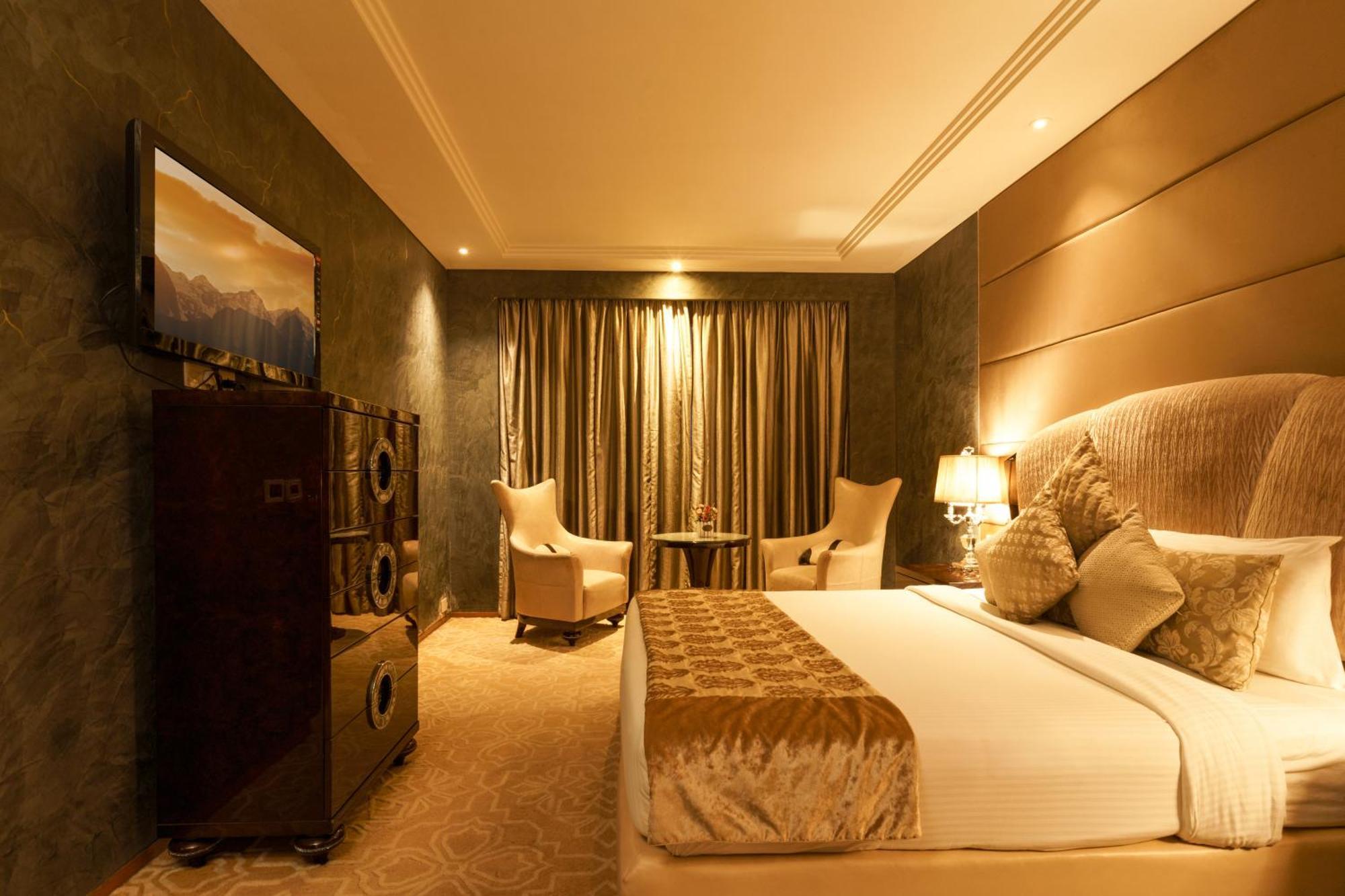 One-Bedroom Presidential King Suite Concierge Level