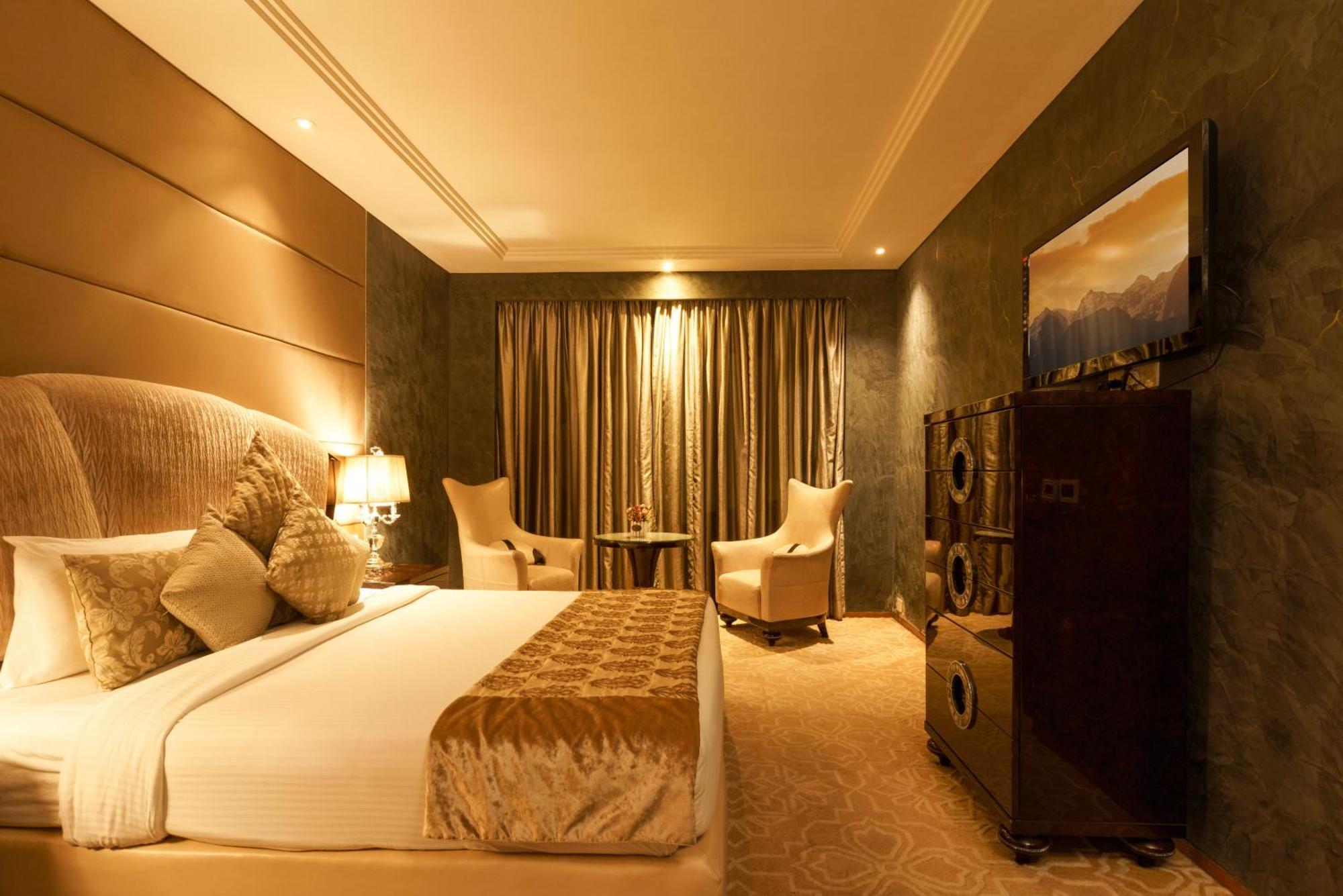 One-Bedroom Presidential King Suite Concierge Level